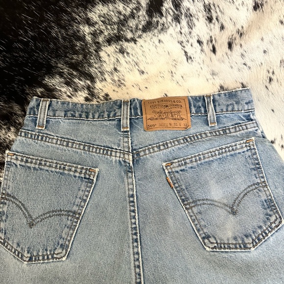 Levi’s - Picture 2 of 3